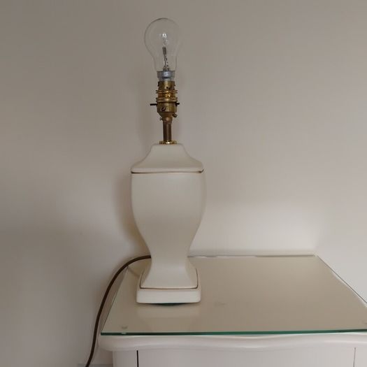 Lamp base