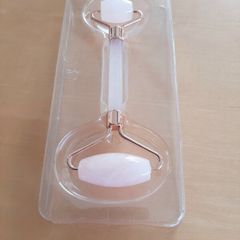 Rose quartz facial roller