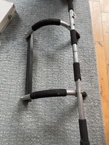 Door pull up bar