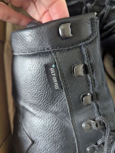leather motorcycle boots hardly ever worn