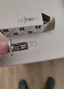 Light bulbs for Peugeot or Citroen cars