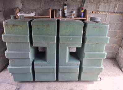 Oil tank