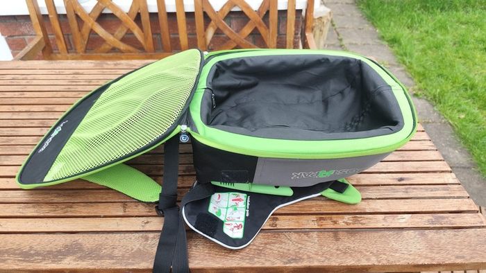 trunki boostapak travel booster seat
