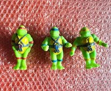 Vintage 1990s Teenage Mutant Ninja Turtles Fridge magnet figures