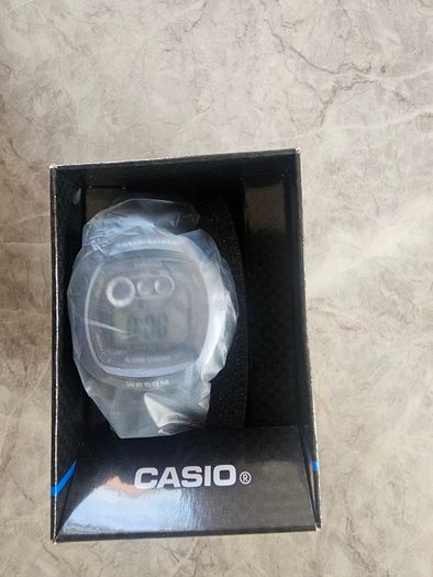 Casio men's watch, brand new, postage available