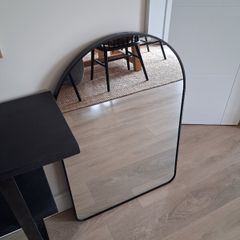 Arched mirror