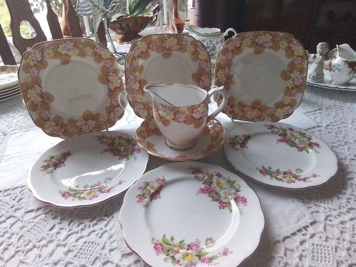 Royal Albert/Queen Anne Cake Plates
