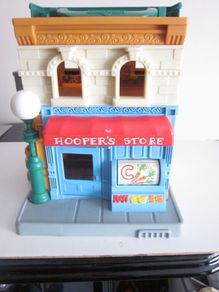 Sesame Street 2010 Hoopers Store Playset