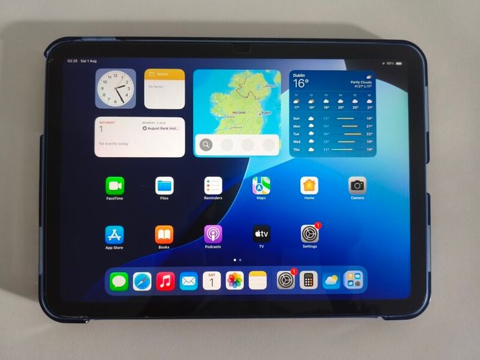 iPad 10th Gen (A2696) 64GB Blue, Pristine Condition + Original Box & Case