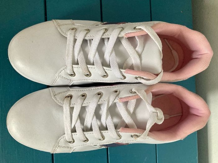 Lace up shoes