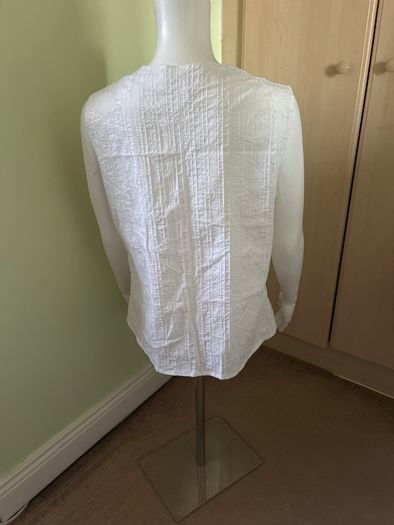 White cotton sleeveless blouse top