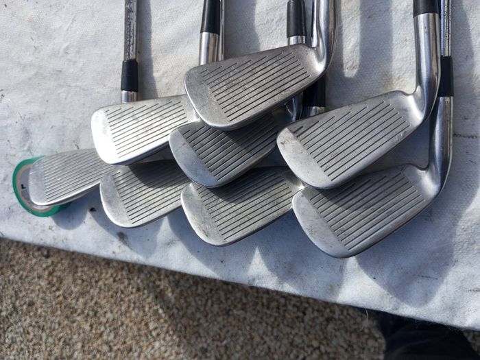 Lynx golf irons. Right handed clubs.
