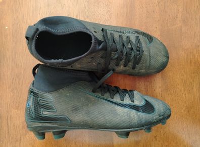 Girls Nike football boots size 5.5 (38.5)