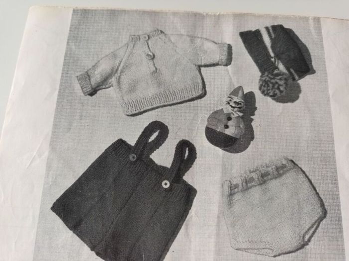 Knitting Booklet - Copy- Baby Doll Clothes - 6 Outfits - Penelope N33
