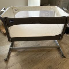 Chicco bedside crib/next-to-me crib