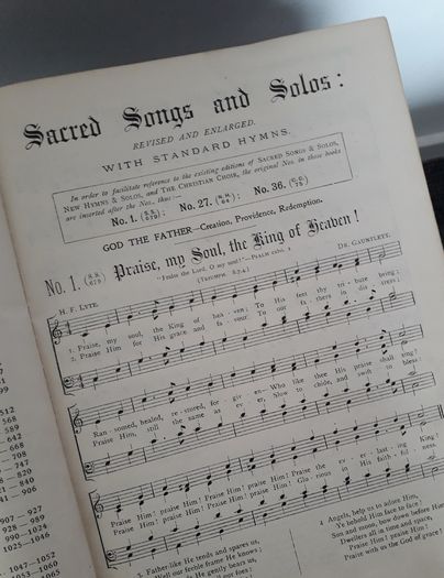 BOOK - Vintage  - Sacred Songs & Solos - Sankey