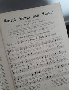 BOOK - Vintage  - Sacred Songs & Solos - Sankey