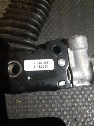 BMW E60 Belt buckle Seat pre tensioner Lock-tight front right 2003 2010 7210888