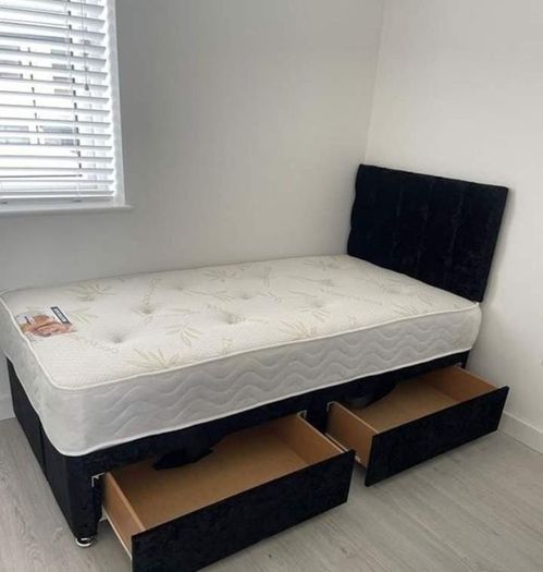 New Stylish single ,Double 4ft, 4ft6, King 5ft And 6ft Superking Sizes Divan Beds Instock. Drawers And Optional Tufted Mattresses Available. Free Delivery