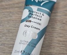 No.7 Protect And Perfect Intense Advanced Day Cream 25ml Unopened