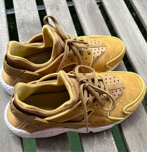 Rare Wheat Nike Huaraches