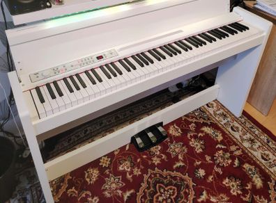 Beautiful Korg Lp380-u Digital Piano BRAND NEW!