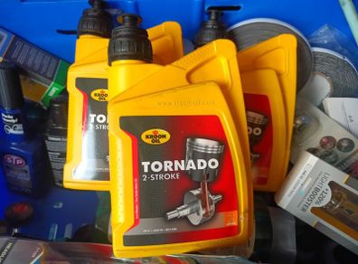 1lt Tornado 2 stroke oil x 3