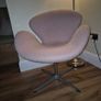 Swan chair Image 3
