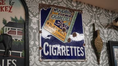 Vintage Woodbine Cigare ttes Enamelled Advertising Sign