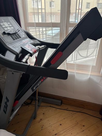 BH f2w dual treadmill - folding - in close to new condition