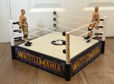 WWE Wrestlemania Playset Ring + Action Figures