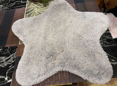 Star shape kids rug D80cm