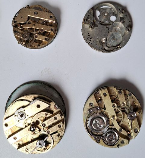 Lot of Wrist & Fobwatch movements - see Description for Condition