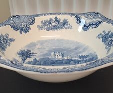 Johnson Brothers Bolsover Castle serving bowl