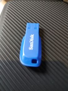 64 GB SanDisk Flash Drive! Free Postage!
