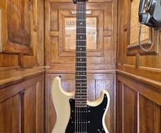 Fender Boxer Strat ST556 1984-87