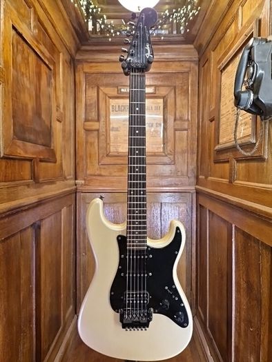 Fender Boxer Strat ST556 1984-87
