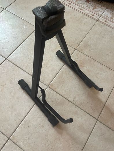 guitar stand