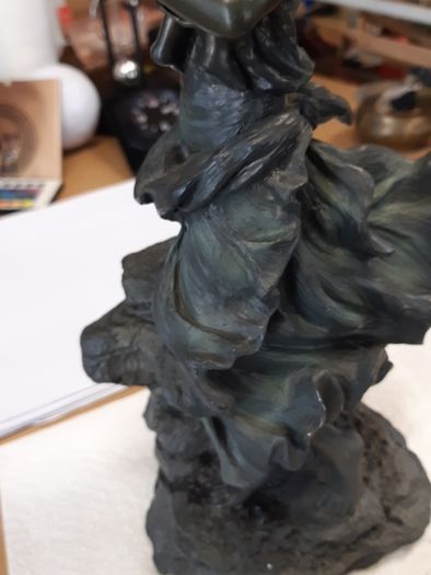 Mother and child figurine