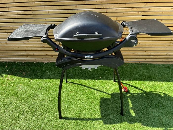 Weber Q2000