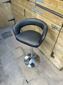 Black Faux Leather Adjustable Salon Chair