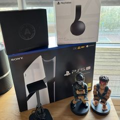 ps5 pro 2tb digital with accessories as new