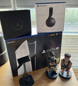 ps5 pro 2tb digital with accessories as new
