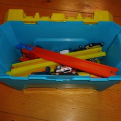 Hot Wheels Race Track with 22 hot wheels cars