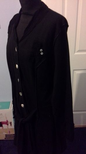 Heavy cardigan/ Light jacket
