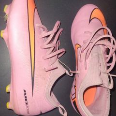 Football boots size 4