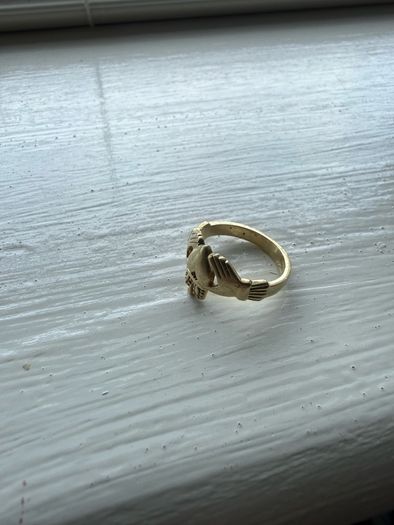 Claddagh Ring 9ct solid gold