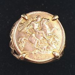 Half sovereign gold ring