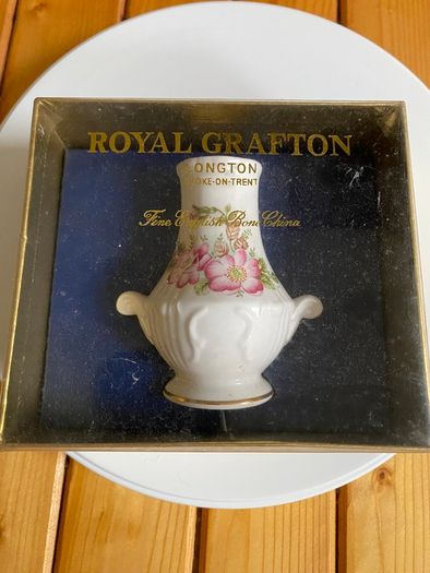 Vintage Royal Grafton Fine Bone China Small Vase - Pink Wild Rose