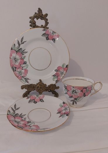 Fabulous Vintage Rare Patterned Royal Stafford Bone China Hand-Painted and Hand-Gilded Trio in a Stunning Pink Hibiscus Pattern, Pattern number 8239, Mint/Cabinet Condition